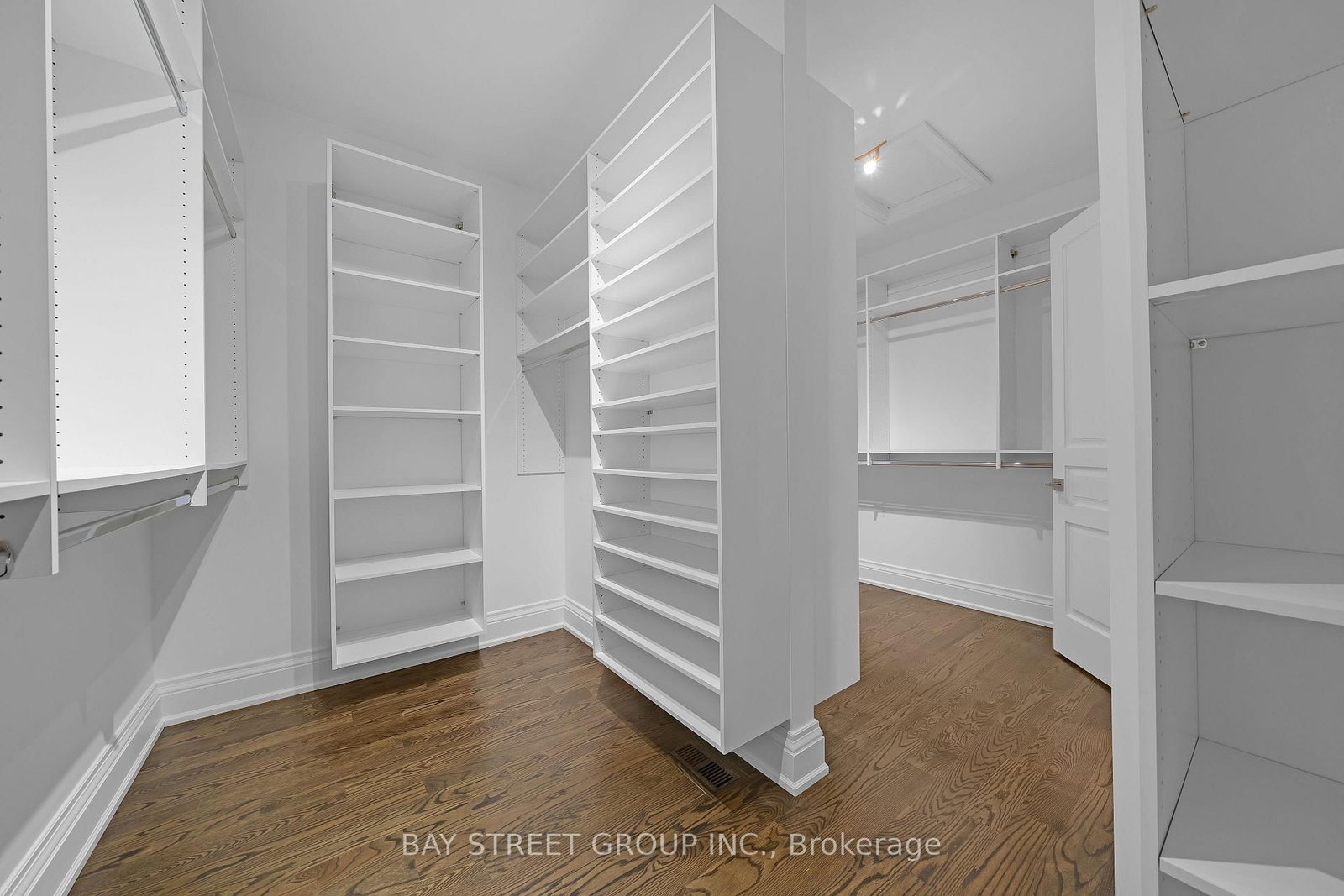 28 Carnwath Crescent • Toronto, ON photo 25
