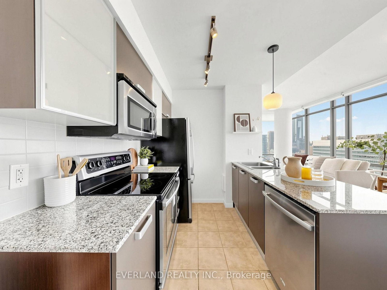 38 Grenville Street • #2303 • Toronto, ON photo 10