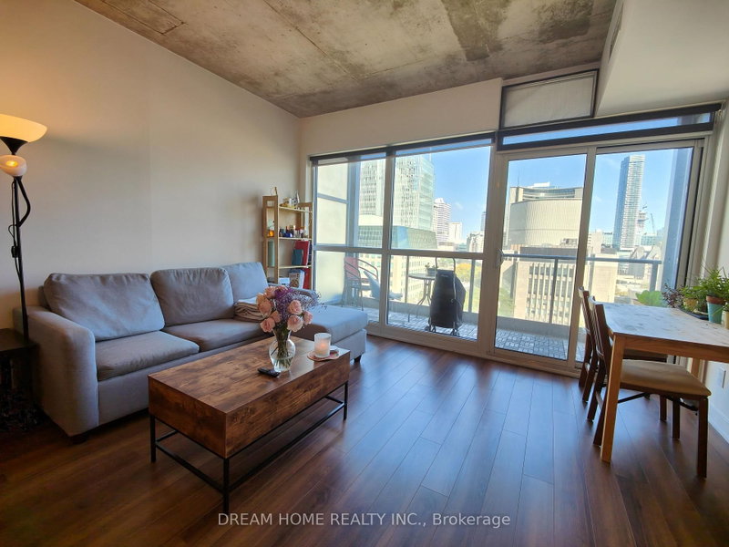 1109 - 210 Simcoe Street