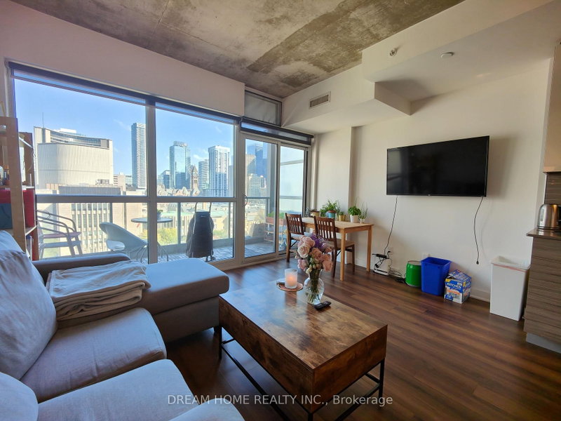 1109 - 210 Simcoe Street