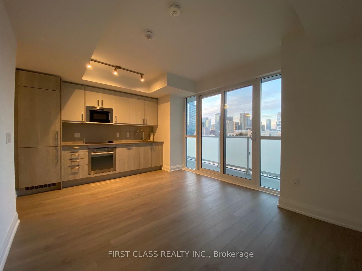 77 Mutual Street • #1809 • Toronto, ON photo 3