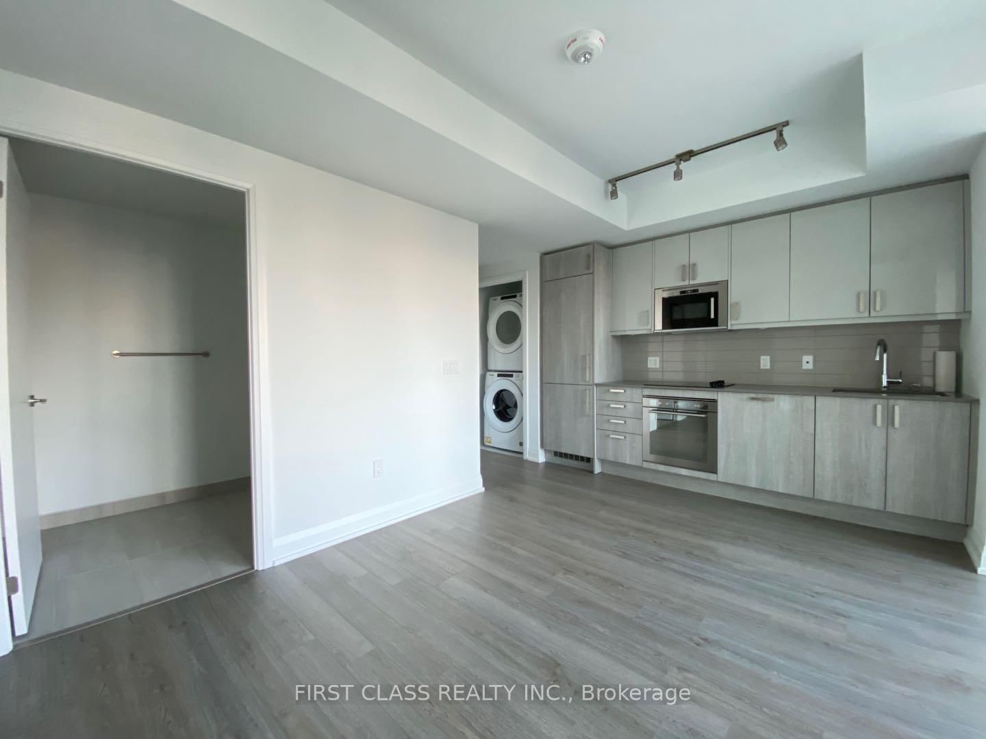 77 Mutual Street • #1809 • Toronto, ON photo 9