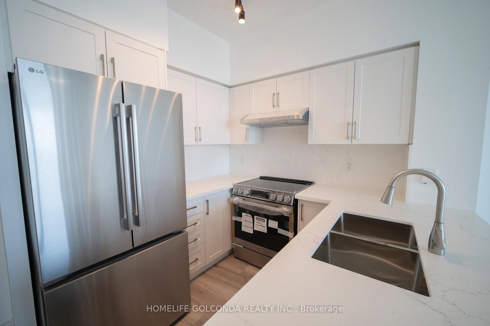 509 Beecroft Road • #1106 • Toronto, ON photo 4