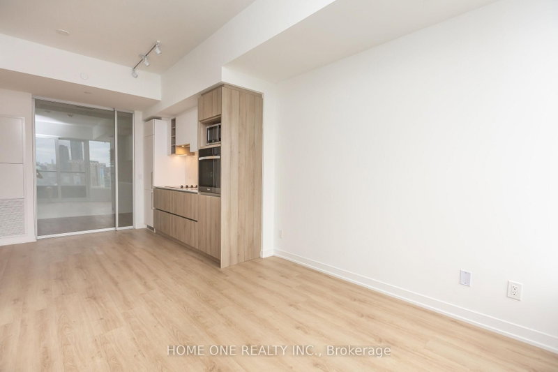 319 Jarvis St photo 5