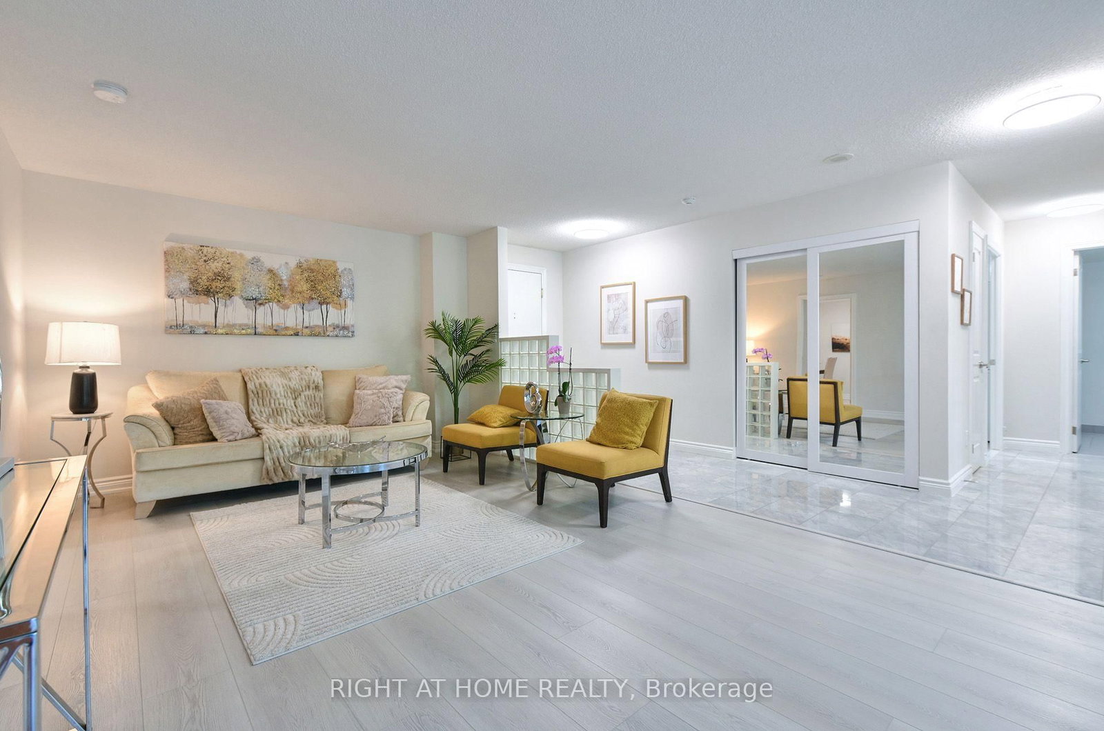 3181 Bayview Avenue • #215 • Toronto, ON photo 5