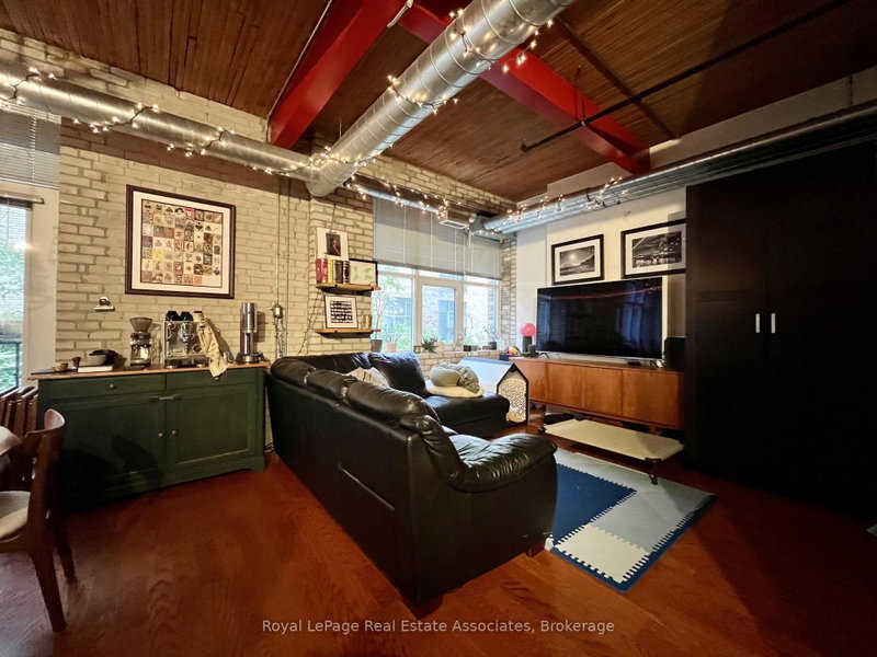 323 - 955 Queen Street W