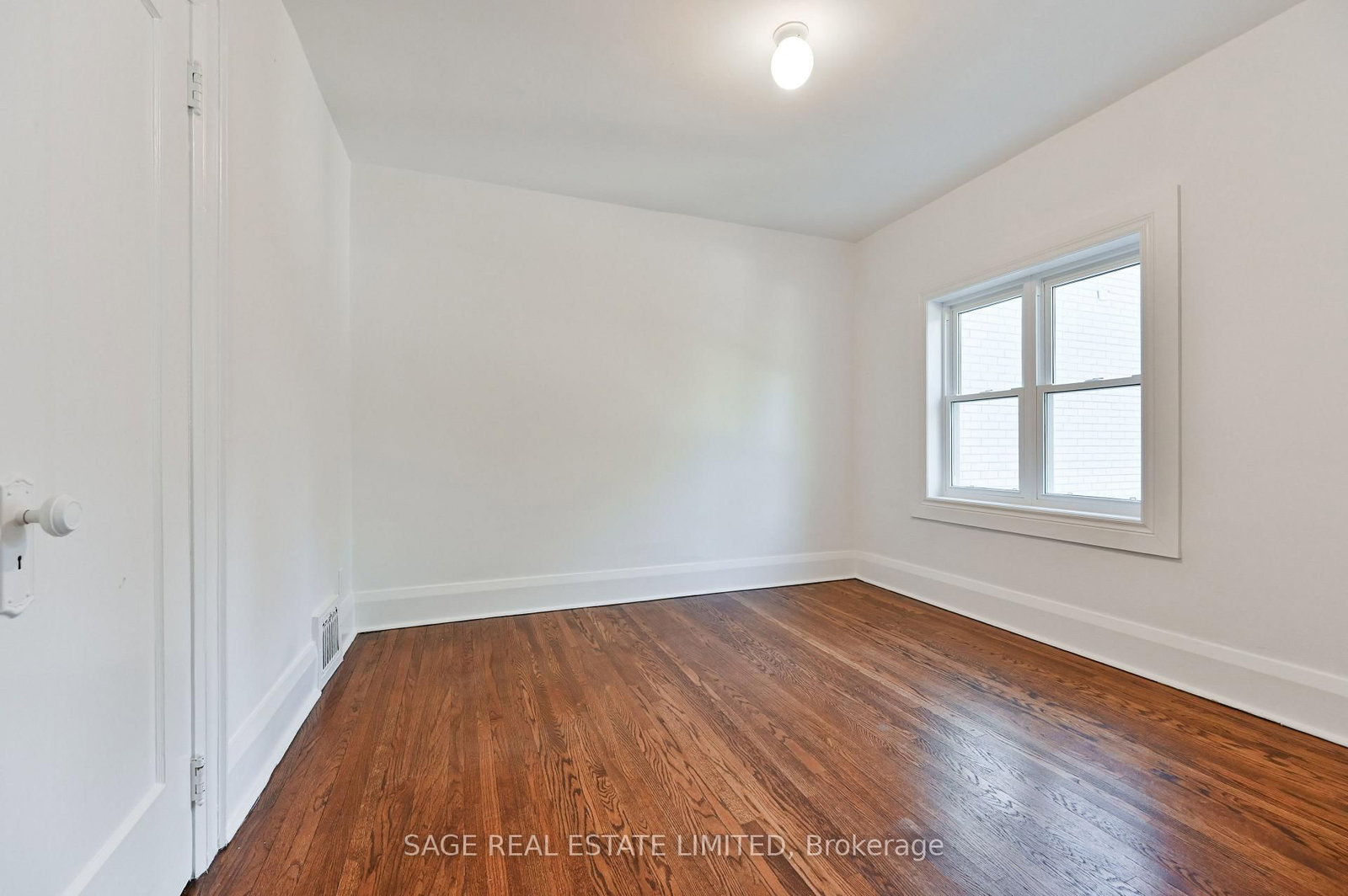 152 Manor Road E • Toronto, ON photo 15