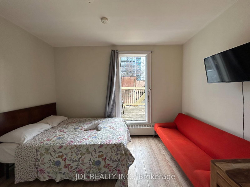 2-Bedroom Unit 2nd Floor - 3 Pembroke St Street