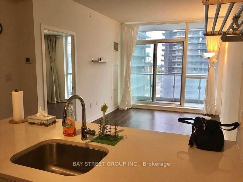 1006 - 62 Forest Manor Road