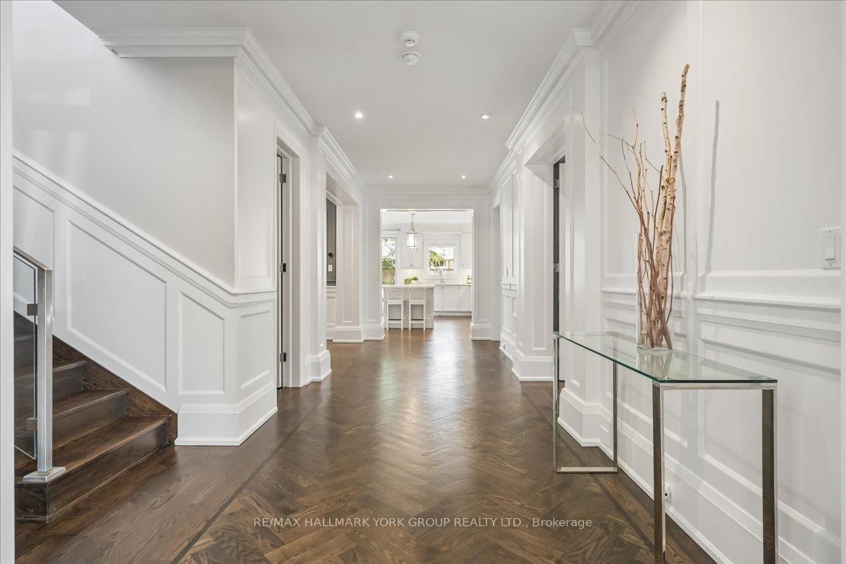 20 Ealing Drive • Toronto, ON photo 4