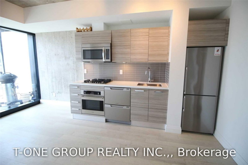 1706 - 224 King Street W