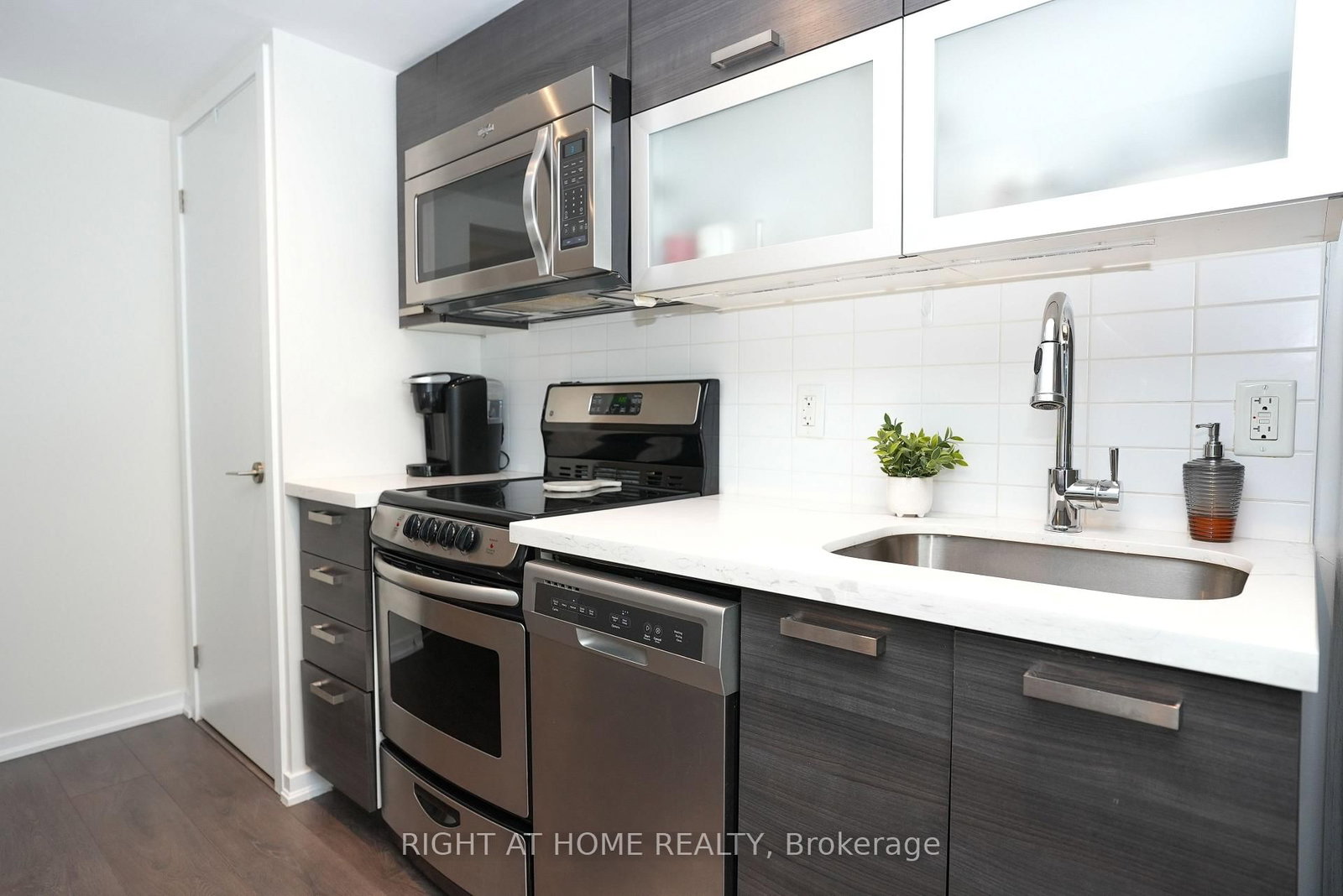 68 Abell Street • #938 • Toronto, ON photo 16