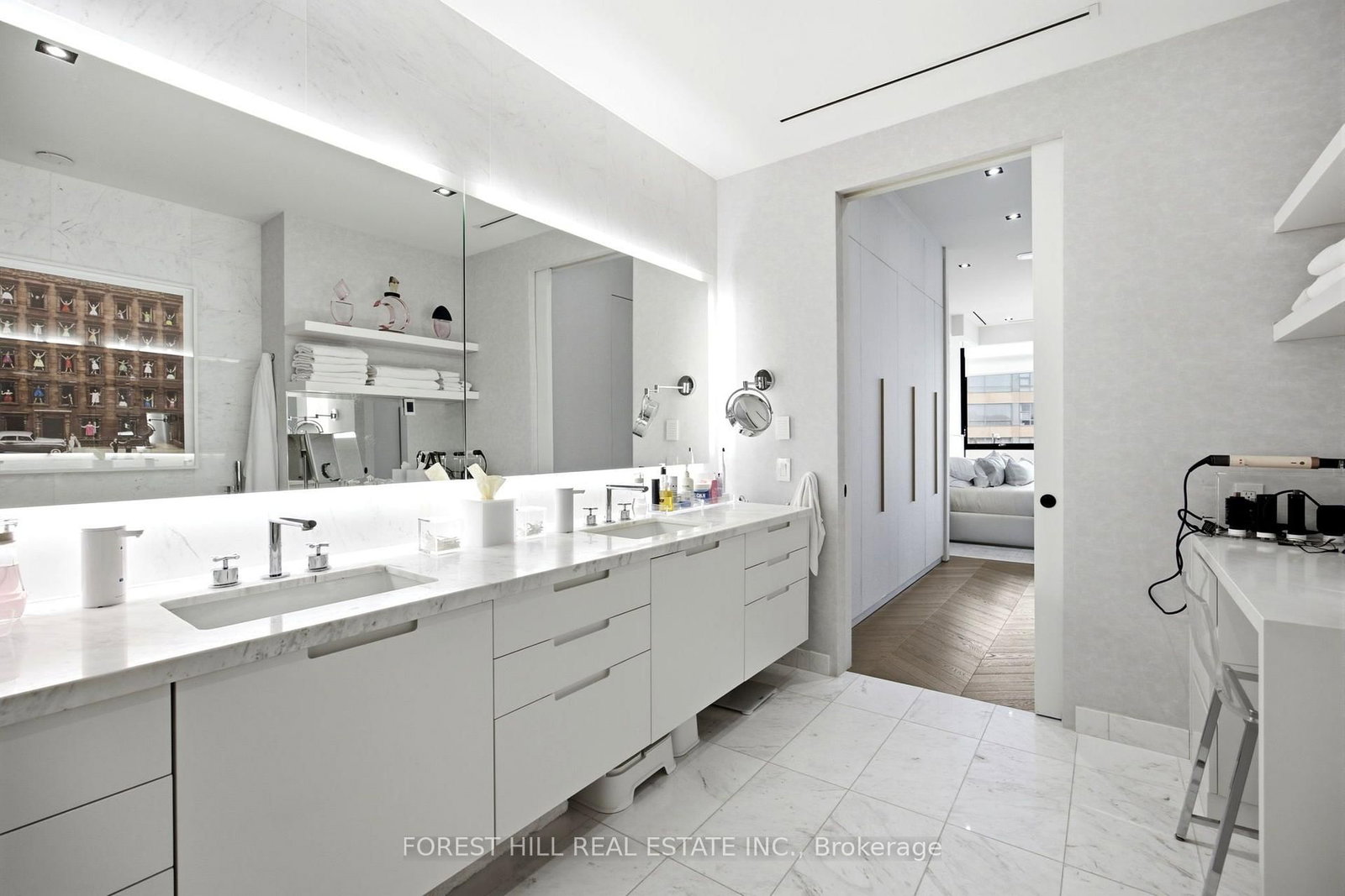 36 Hazelton Avenue • #4C • Toronto, ON photo 33