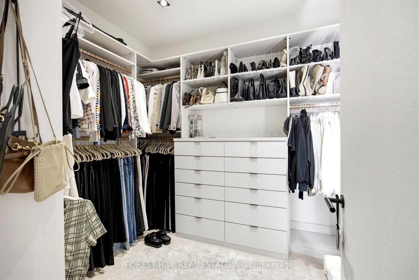 36 Hazelton Avenue • #4C • Toronto, ON photo 35