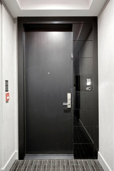 36 Hazelton Avenue • #4C • Toronto, ON photo 8