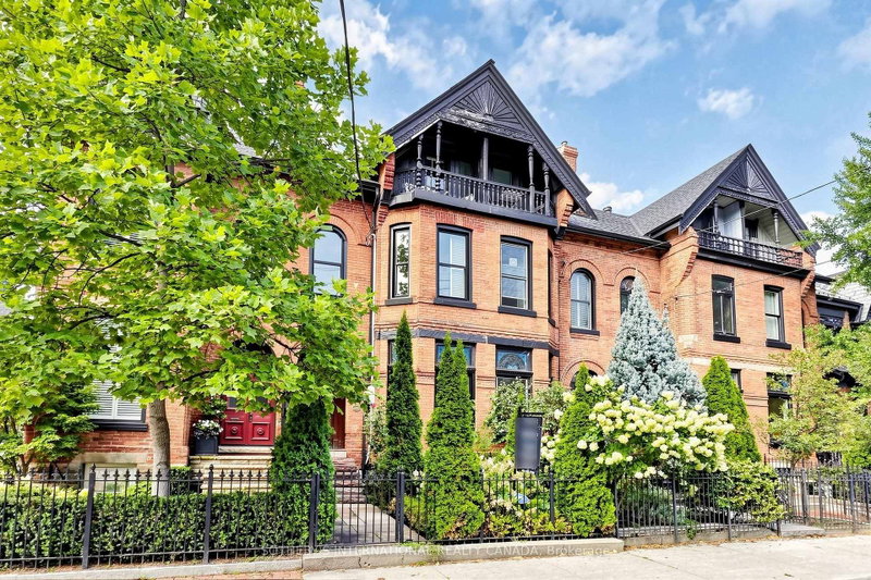 328 Wellesley Street E