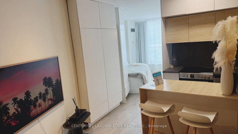 1821 - 650 Queens Quay W