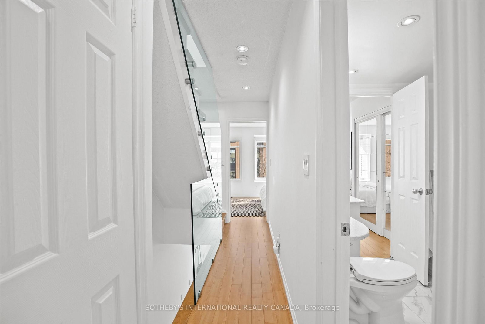 208 Niagara Street • #18 • Toronto, ON photo 14