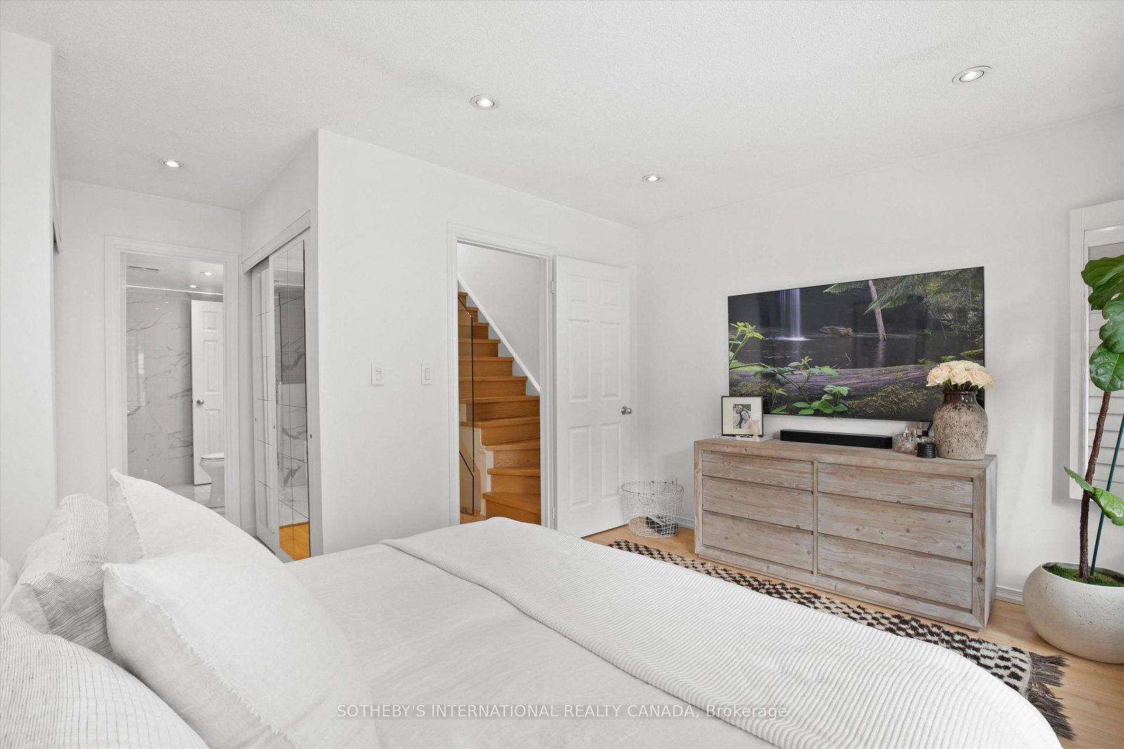 208 Niagara Street • #18 • Toronto, ON photo 18