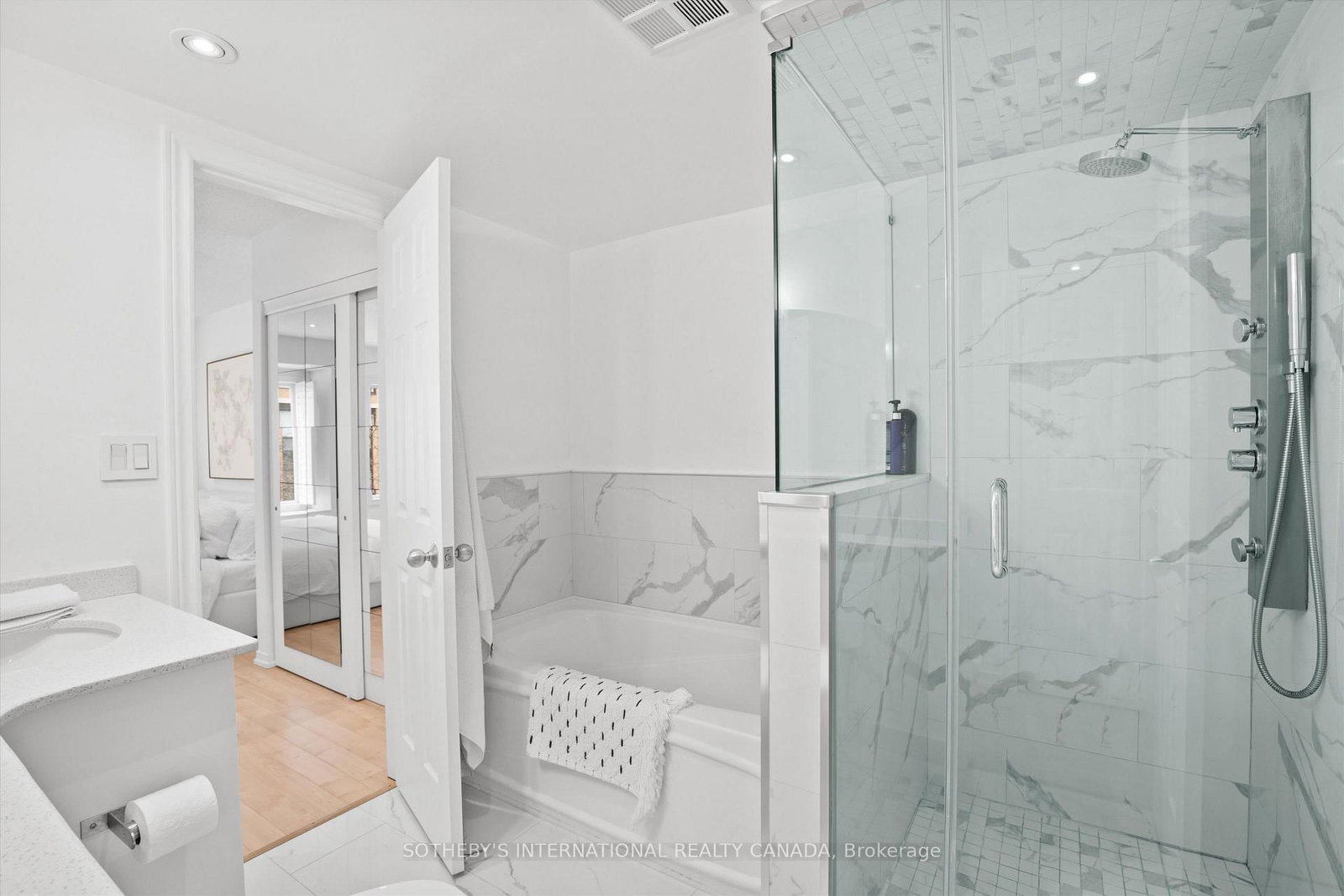 208 Niagara Street • #18 • Toronto, ON photo 20