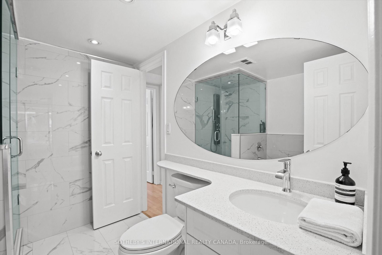 208 Niagara Street • #18 • Toronto, ON photo 21