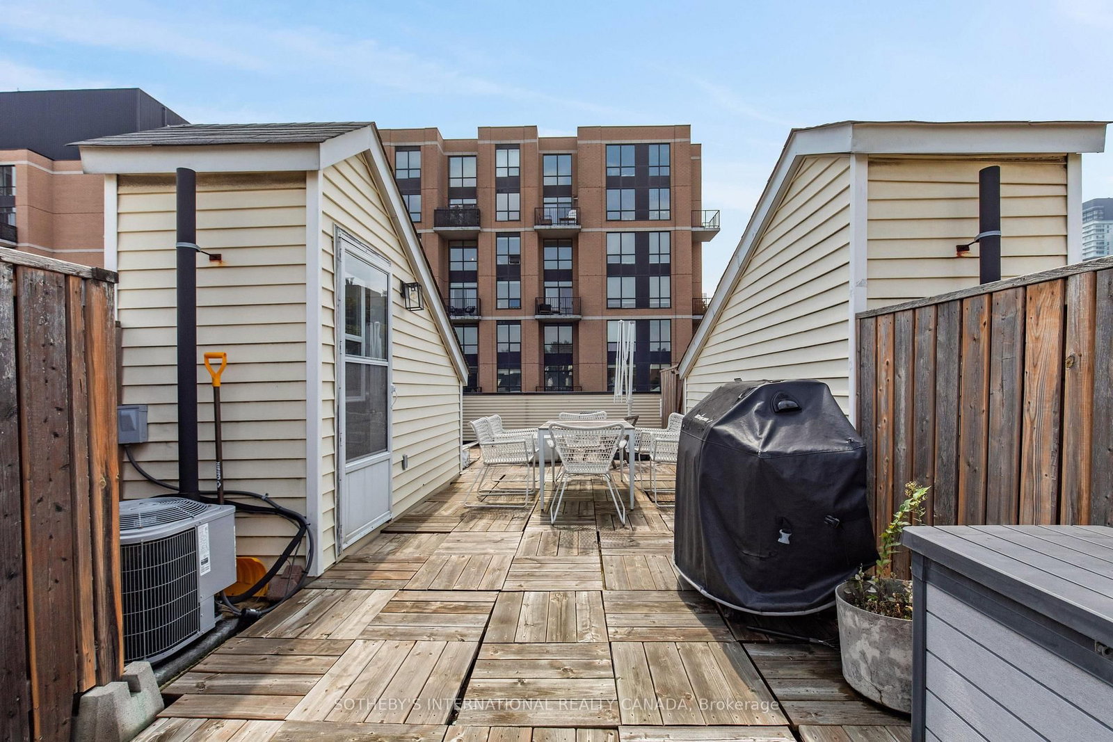 208 Niagara Street • #18 • Toronto, ON photo 27