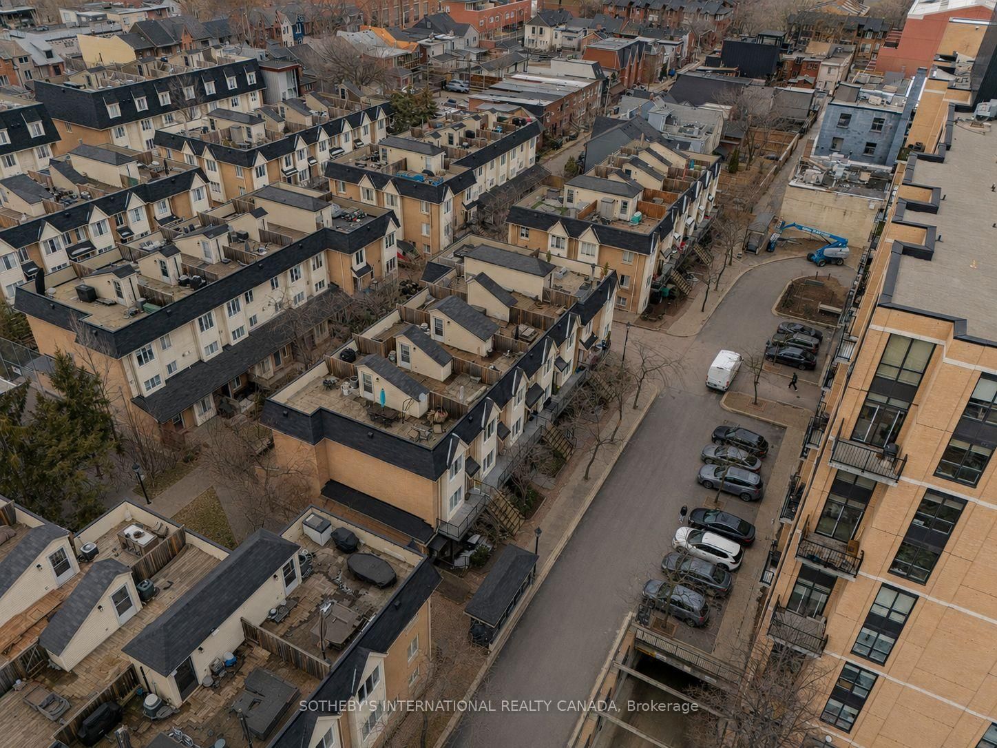 208 Niagara Street • #18 • Toronto, ON photo 31