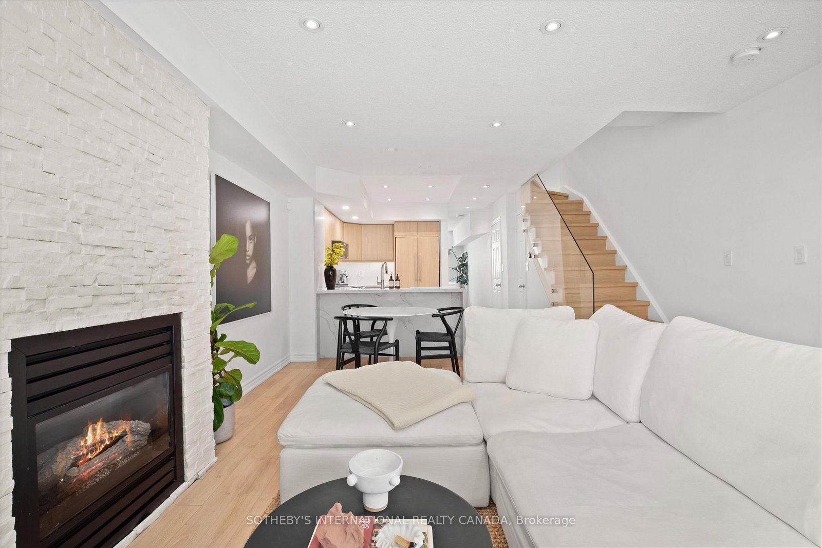 208 Niagara Street • #18 • Toronto, ON photo 6