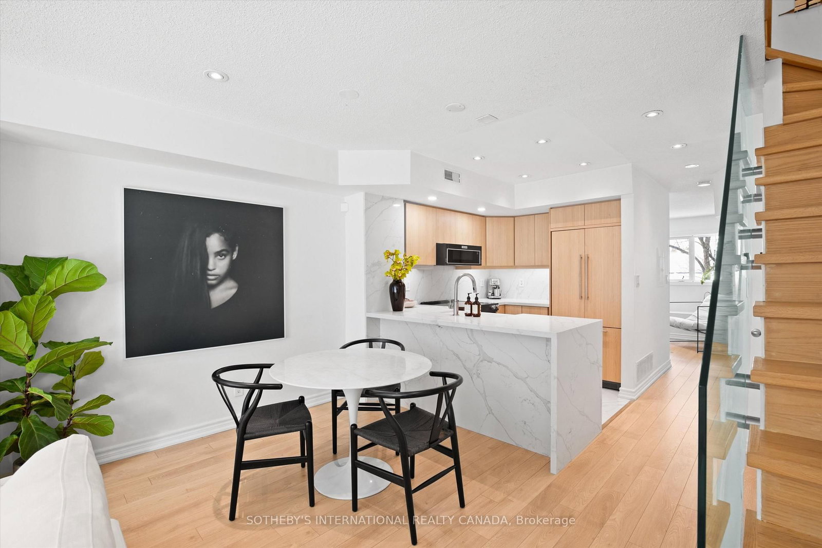208 Niagara Street • #18 • Toronto, ON photo 8