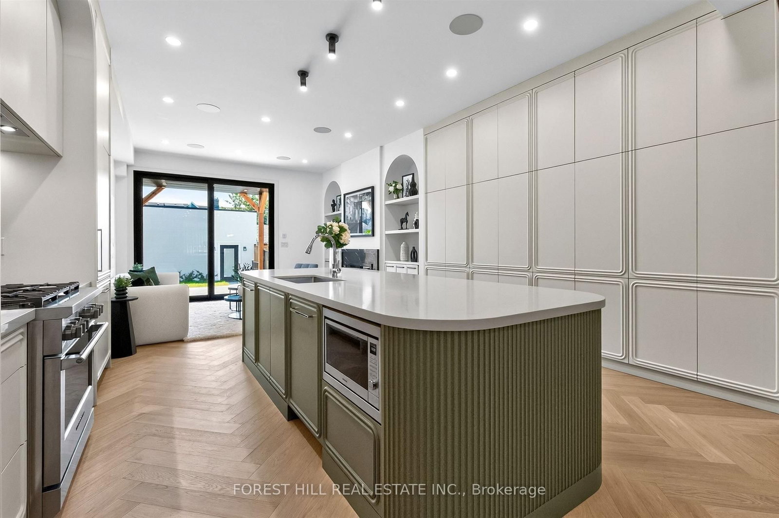 21 Foxley Street • Toronto, ON photo 10