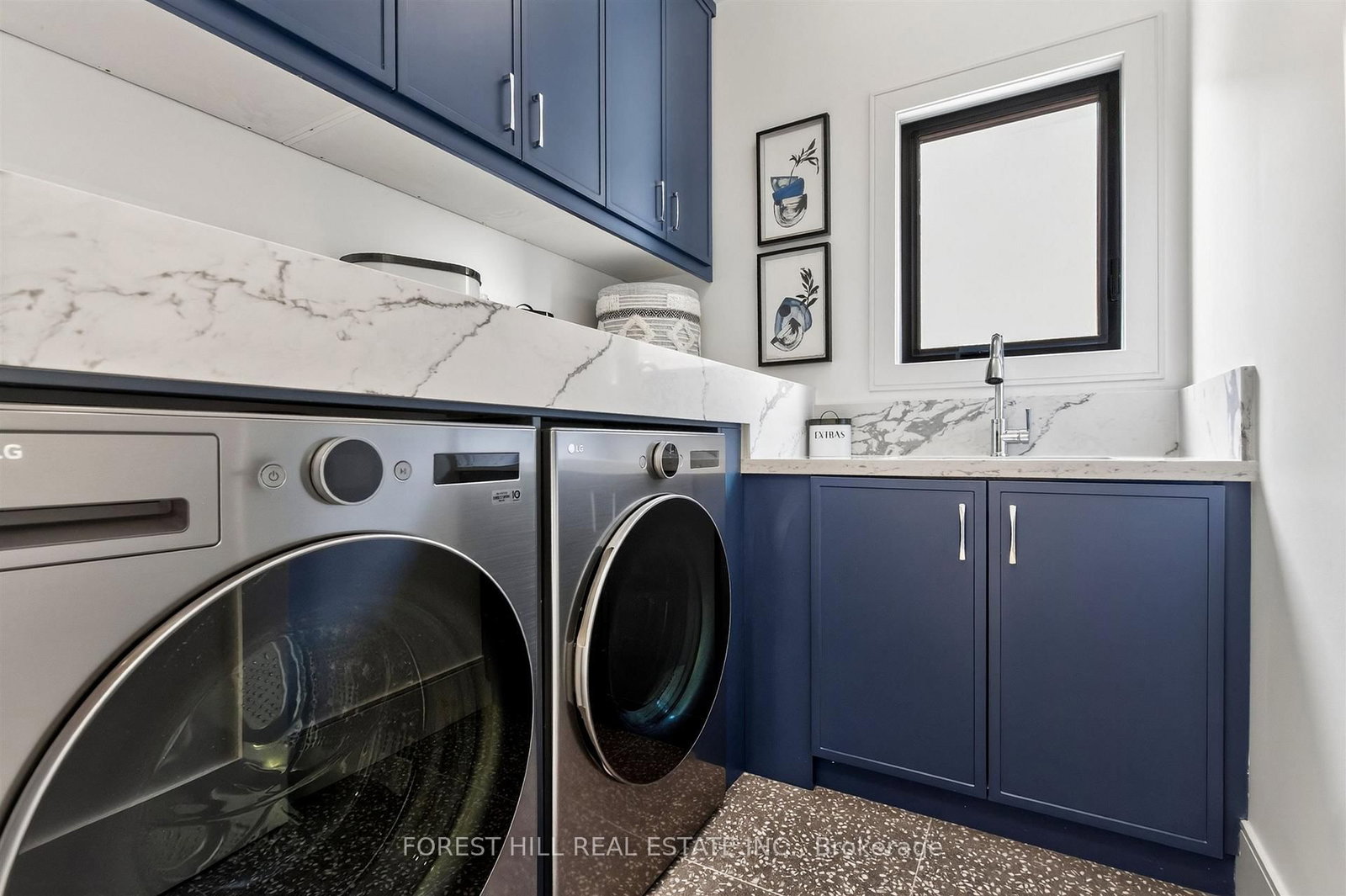 21 Foxley Street • Toronto, ON photo 16