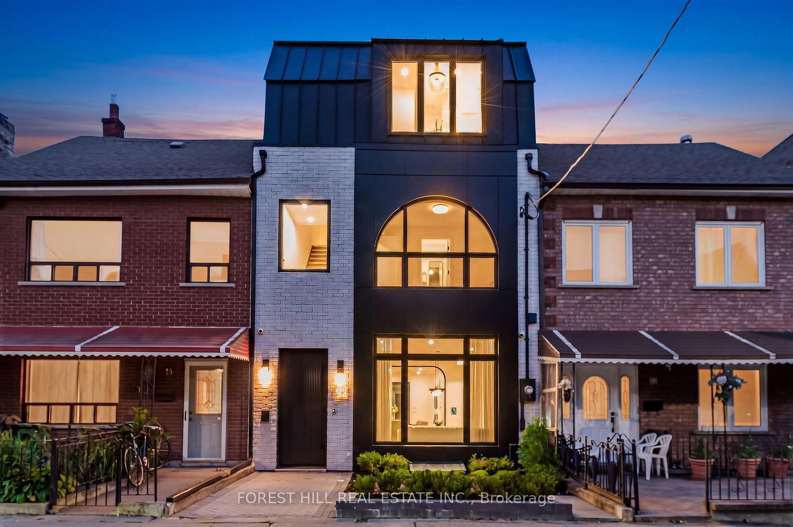 21 Foxley Street • Toronto, ON photo 2