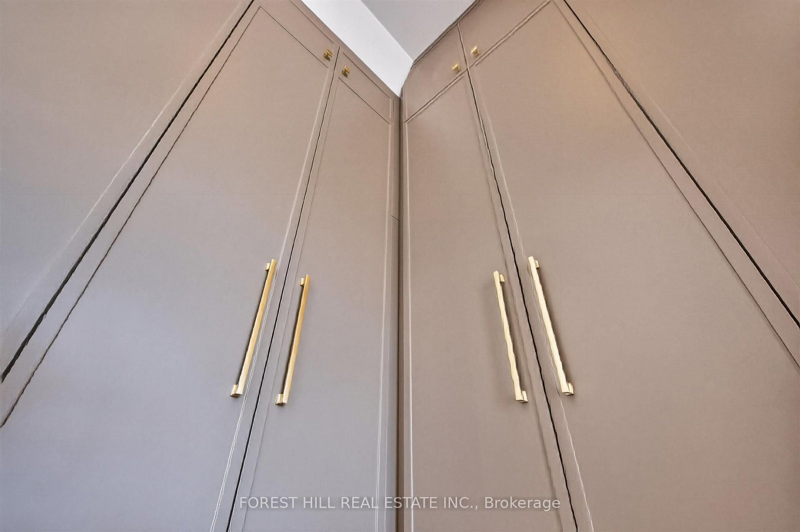 21 Foxley Street • Toronto, ON photo 32