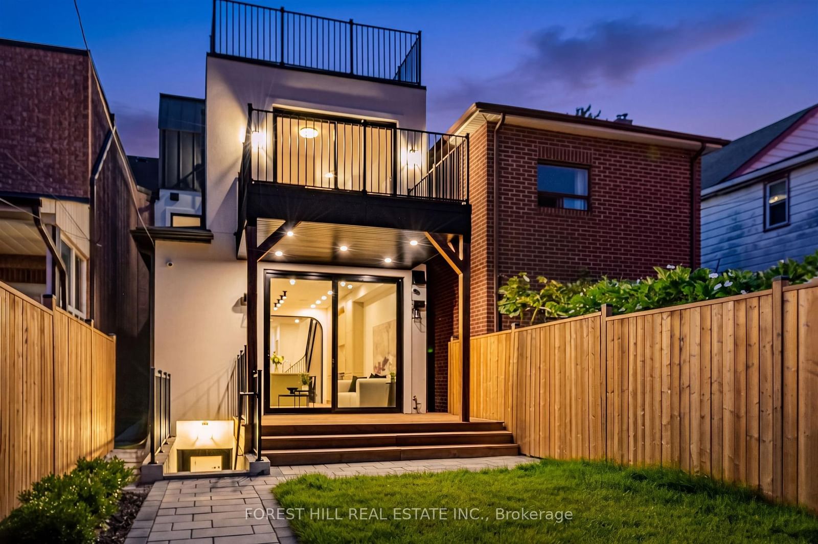 21 Foxley Street • Toronto, ON photo 47
