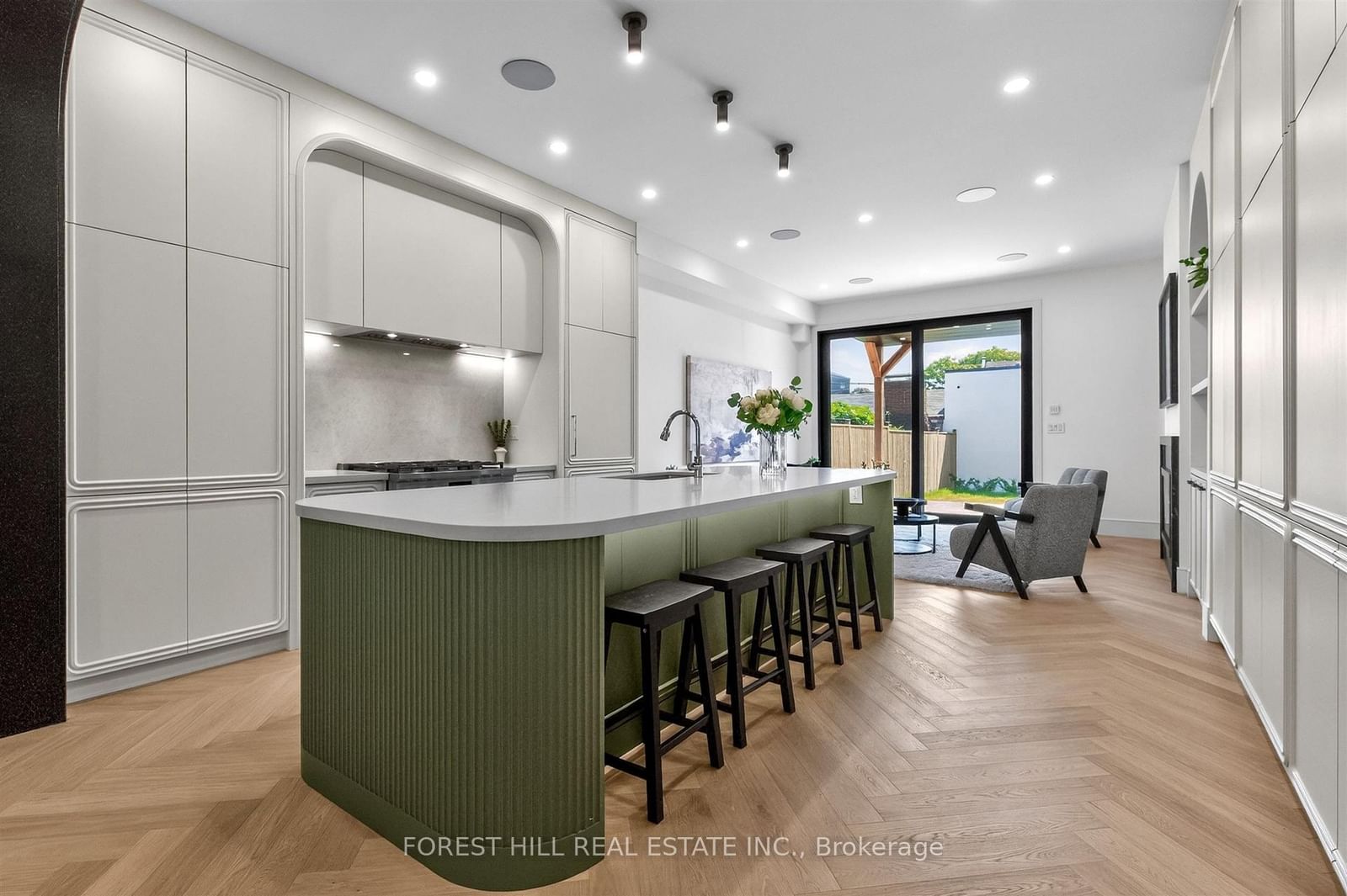 21 Foxley Street • Toronto, ON photo 9