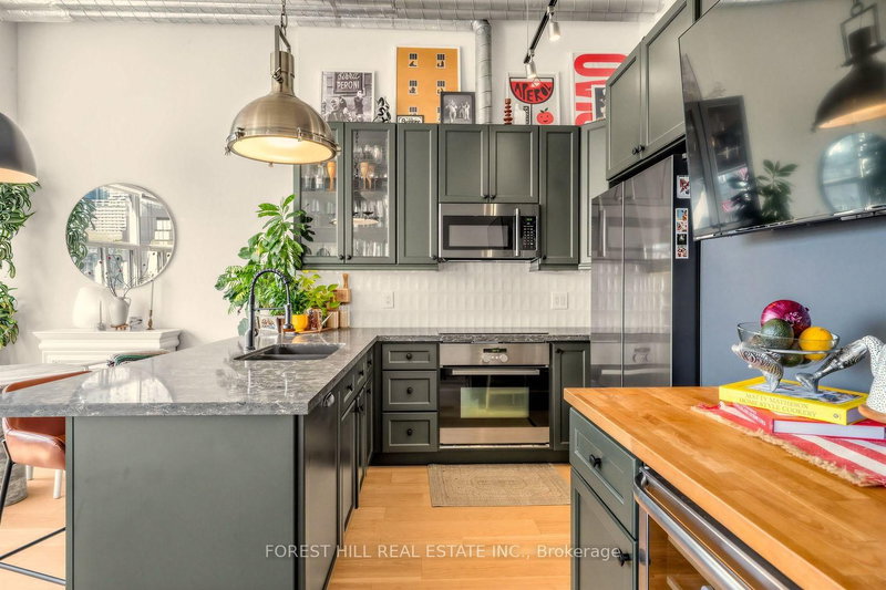 518 - 700 King Street W