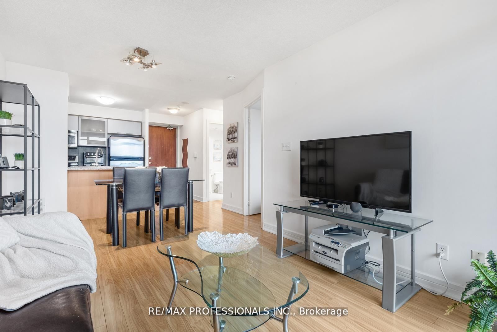 18 Harrison Garden Boulevard • #706 • Toronto, ON photo 14