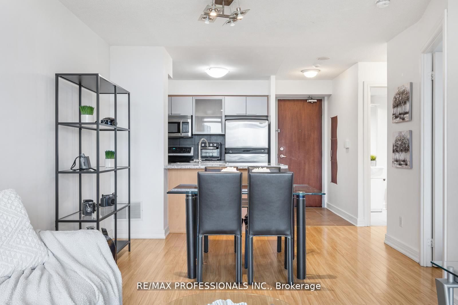 18 Harrison Garden Boulevard • #706 • Toronto, ON photo 15