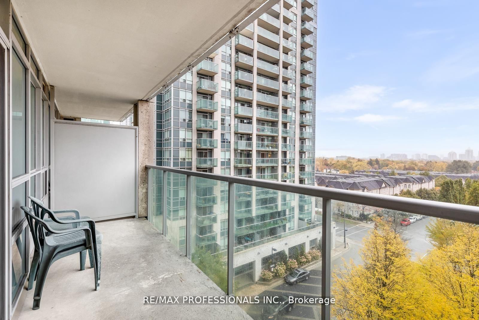 18 Harrison Garden Boulevard • #706 • Toronto, ON photo 17