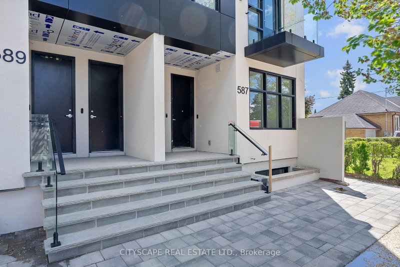 Upper #4 - 589 Oakwood Avenue
