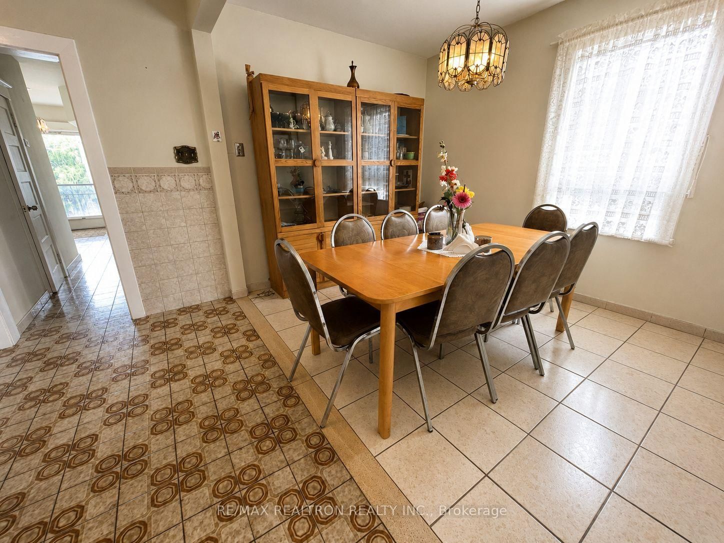442 Northcliffe Boulevard • Toronto, ON photo 18