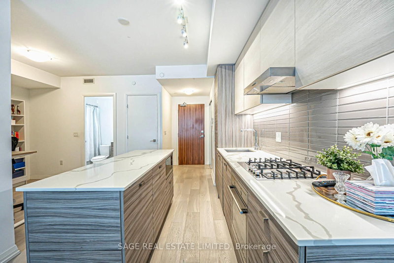406 - 835 St Clair Avenue W