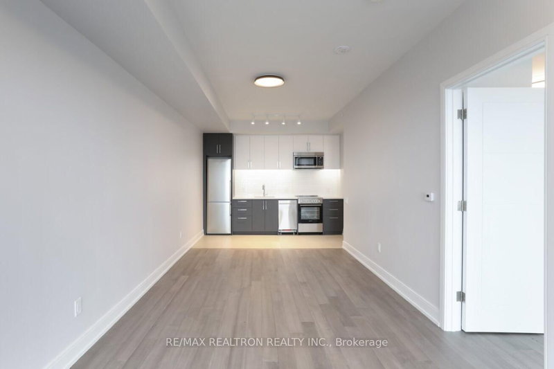 410 - 2525 Bathurst Street