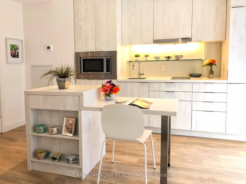 1112 - 215 Queen Street W