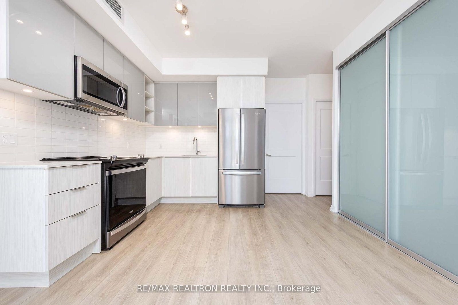50 Dunfield Avenue • #1917 • Toronto, ON photo 11