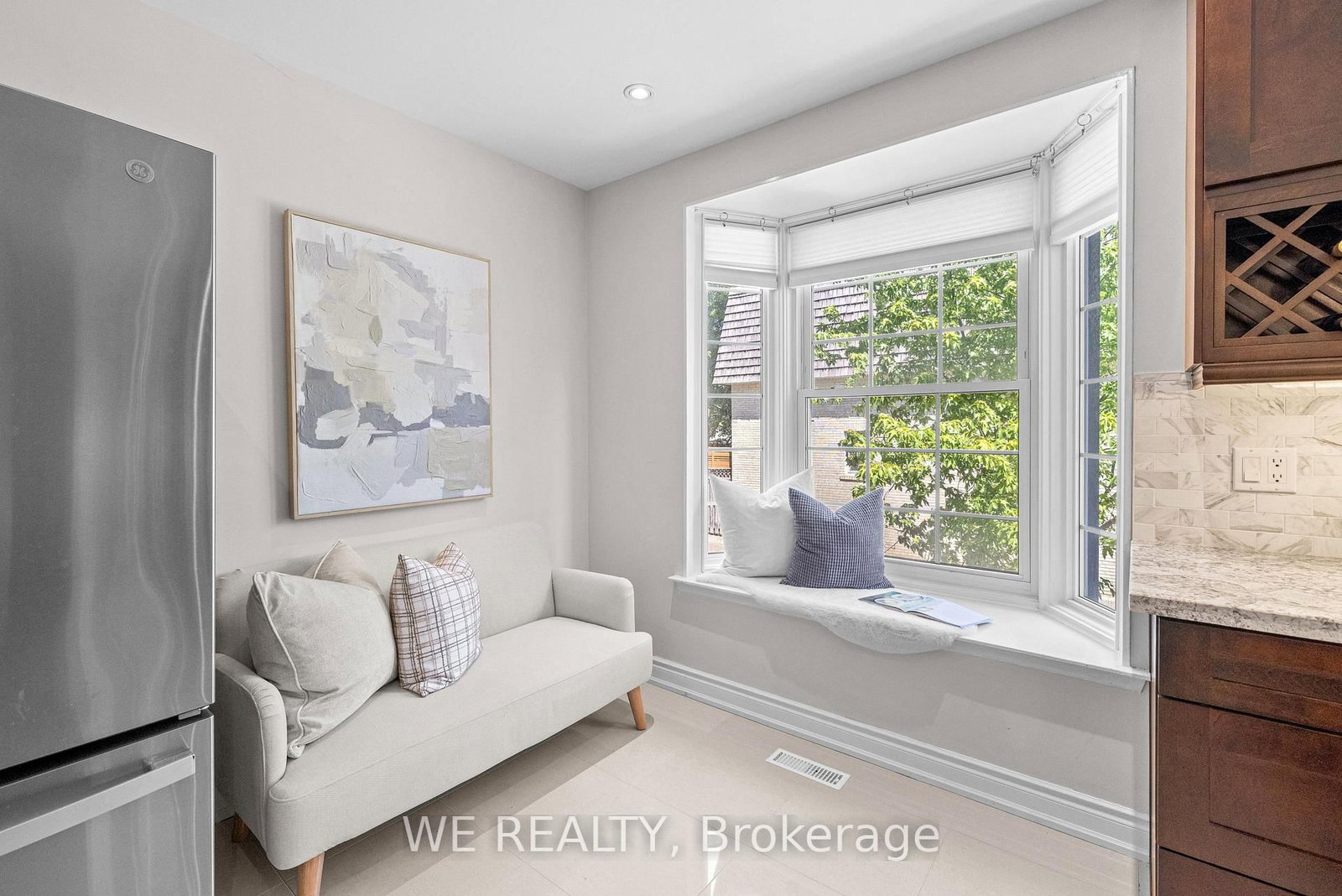 11 Stonedale Placeway • Toronto, ON photo 8