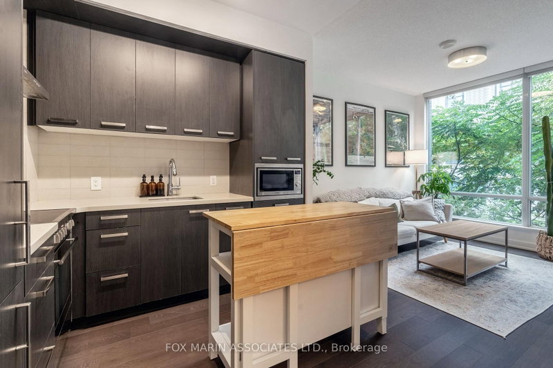 N215 - 455 Front Street E