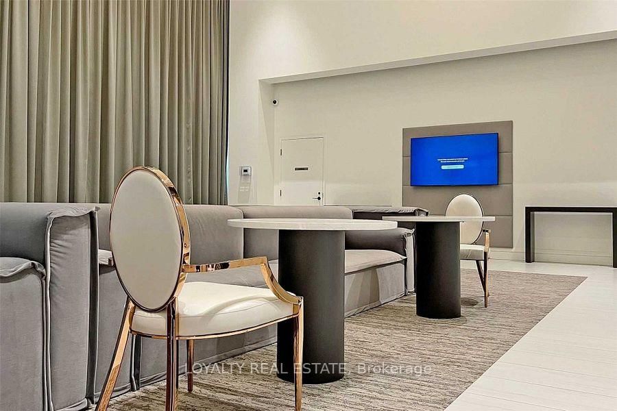 39 Roehampton Avenue • #1409 • Toronto, ON photo 10