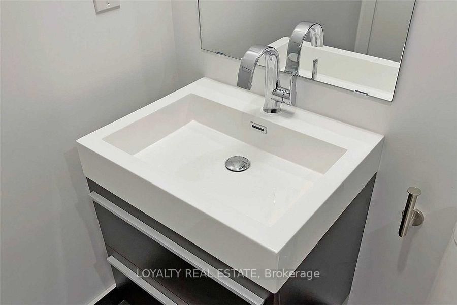 39 Roehampton Avenue • #1409 • Toronto, ON photo 34
