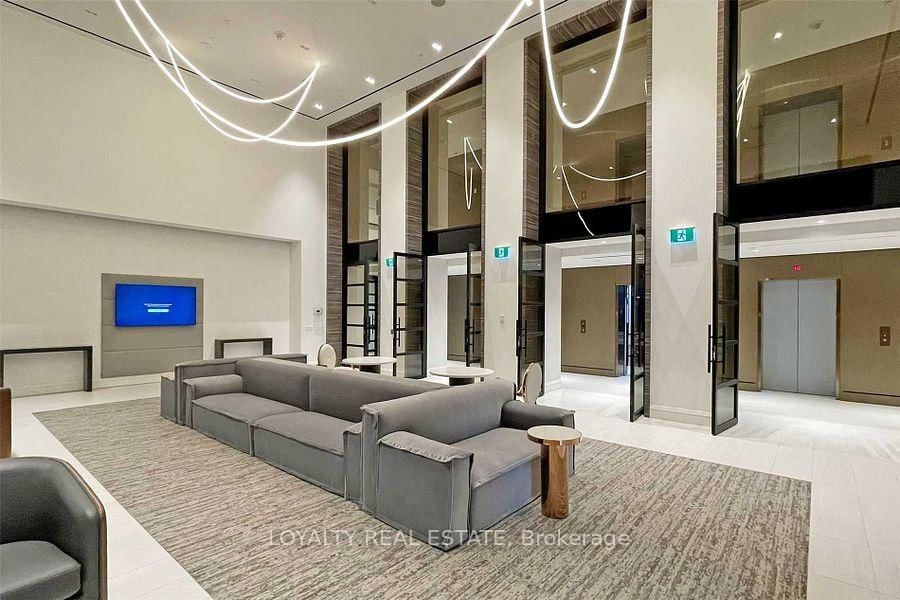 39 Roehampton Avenue • #1409 • Toronto, ON photo 5